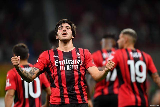 东契奇35+18+9独行侠力克篮网 步行者险胜火箭